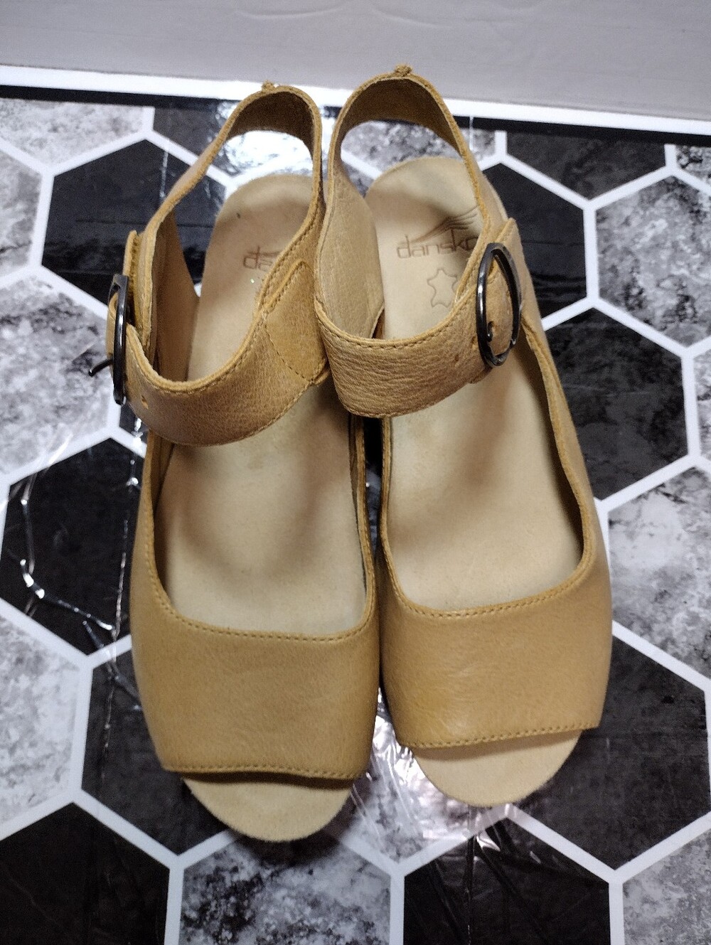 Dansko Women's Tan Peep-Toe Ankle Strap Wedge Sandals Leather Size 39 - Picture 7 of 13